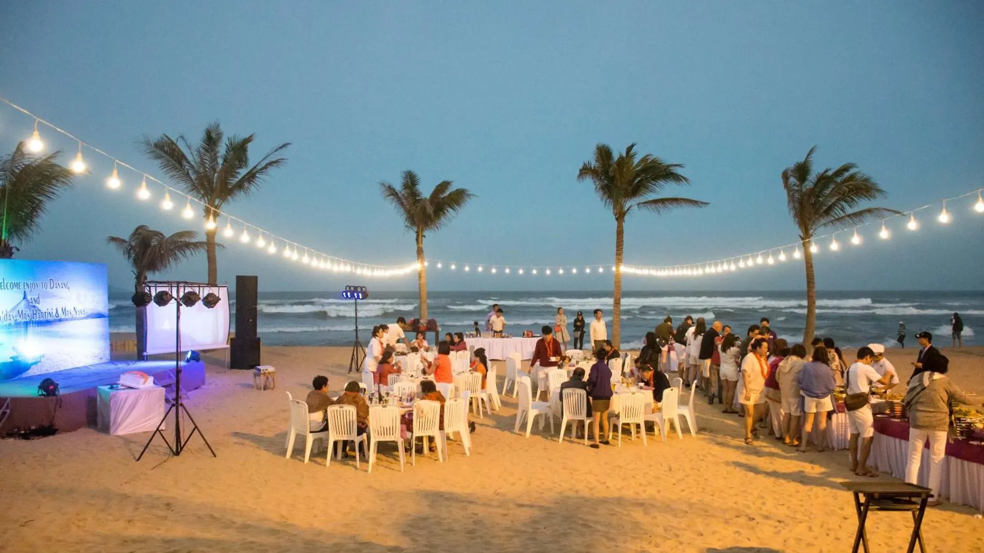 Holiday Beach Hotel Danang