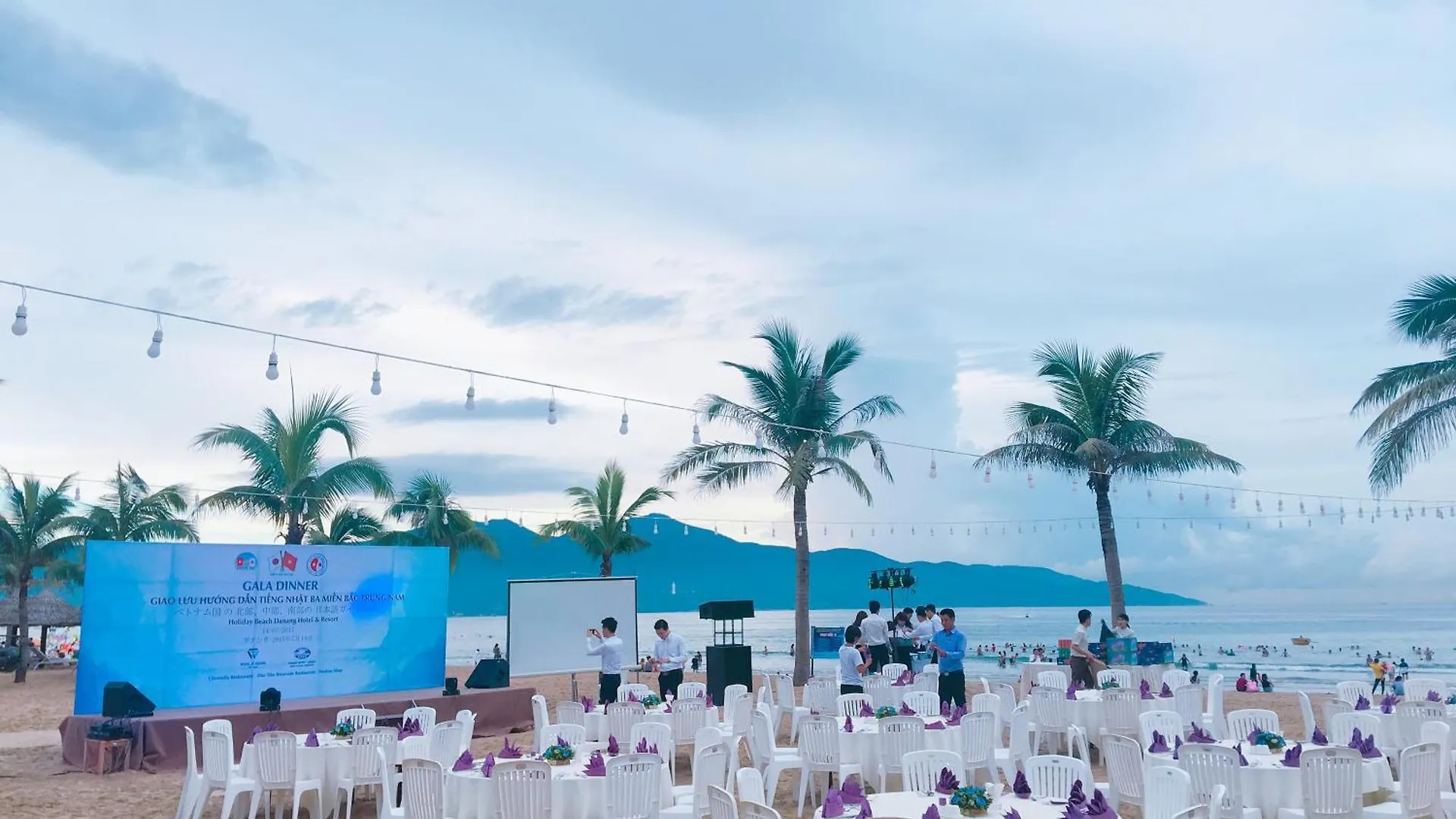 Holiday Beach Hotel Danang
