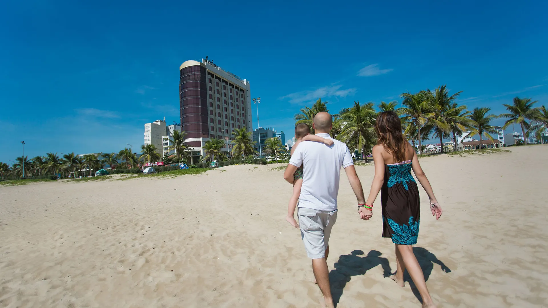 Holiday Beach Hotel Danang