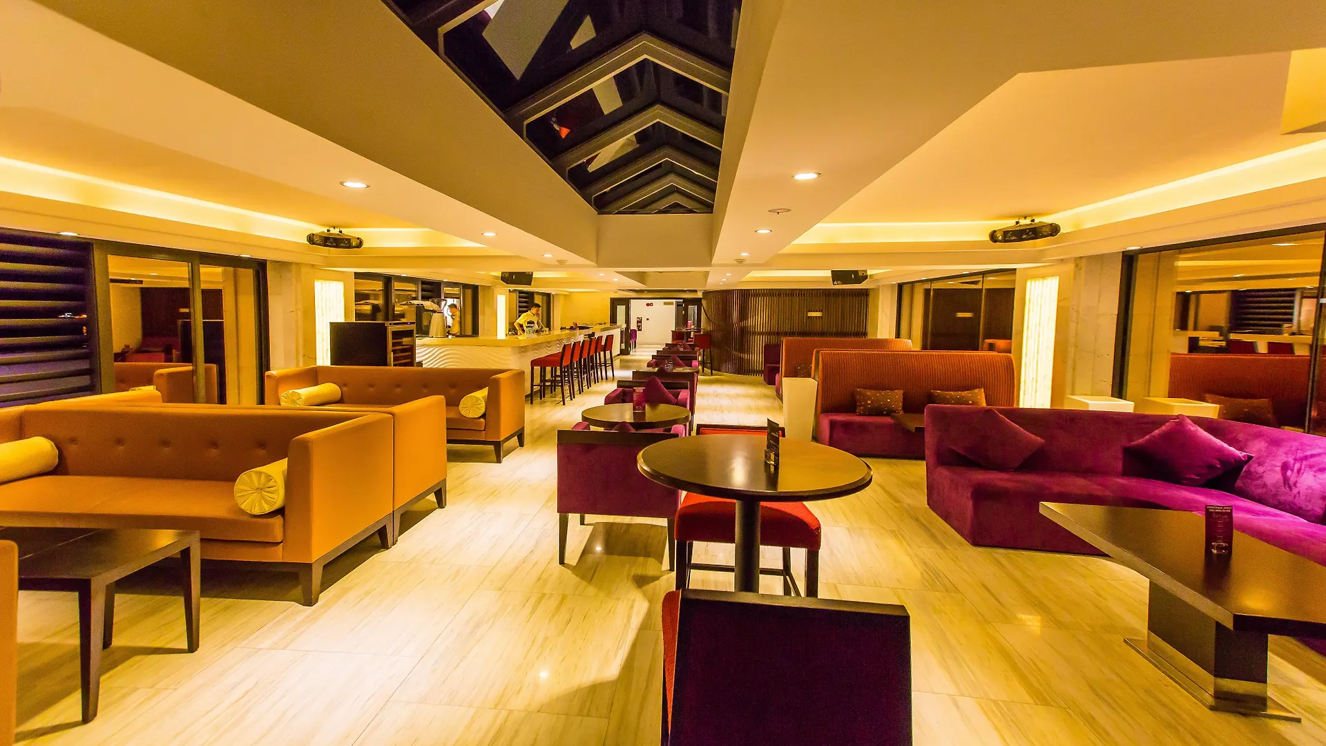 *****  Holiday Beach Hotel Danang Vietnam