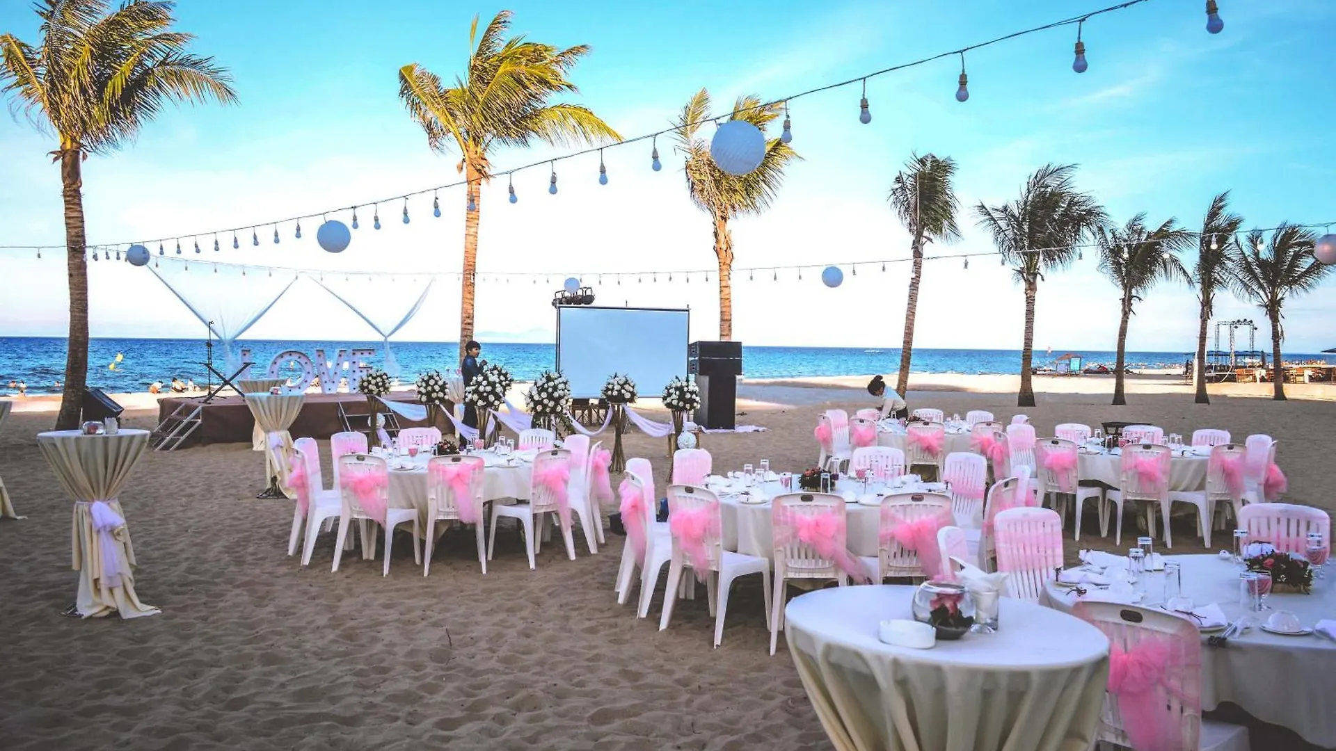 Holiday Beach Hotel Danang