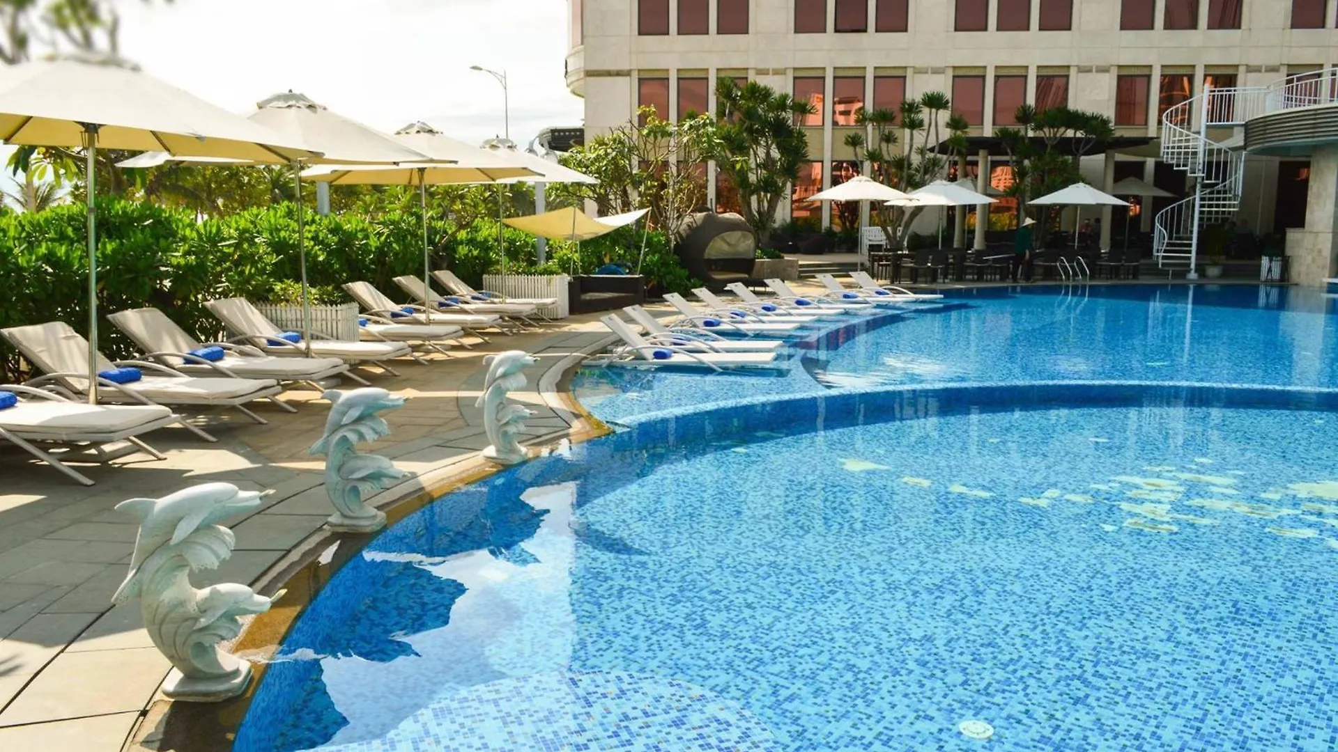 Holiday Beach Hotel Danang